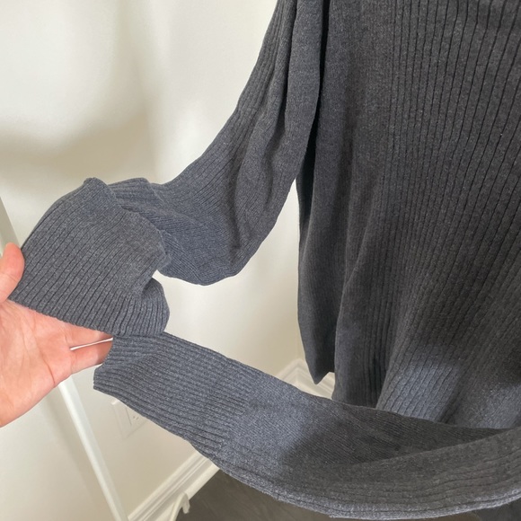 AE Sport & Co. Ribbed Turtleneck Sweater - Picture 4 of 4